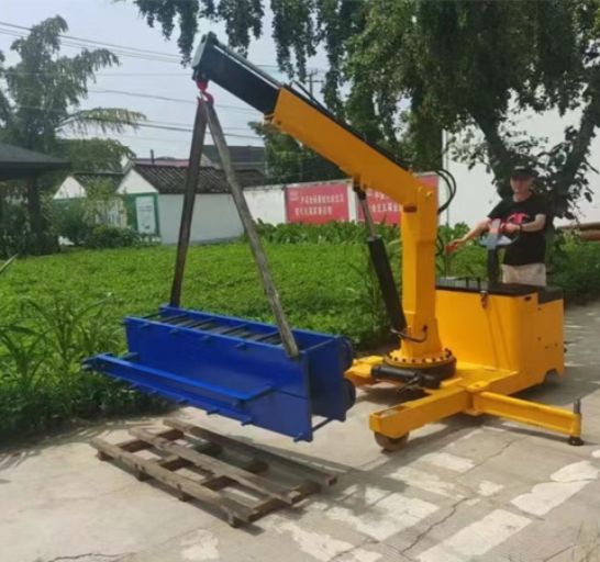 點擊查看詳細信息<br>標題：移動式液壓吊機 多款液壓小吊機 閱讀次數(shù)：1500